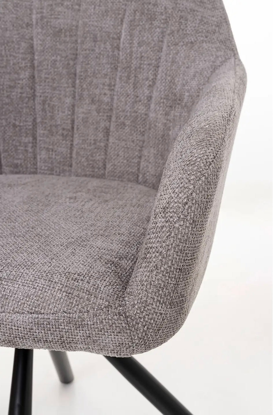 Claire 360º Drehstuhl, beigefarbener Bezug, schwarz Metallbeine - Prime Möbel