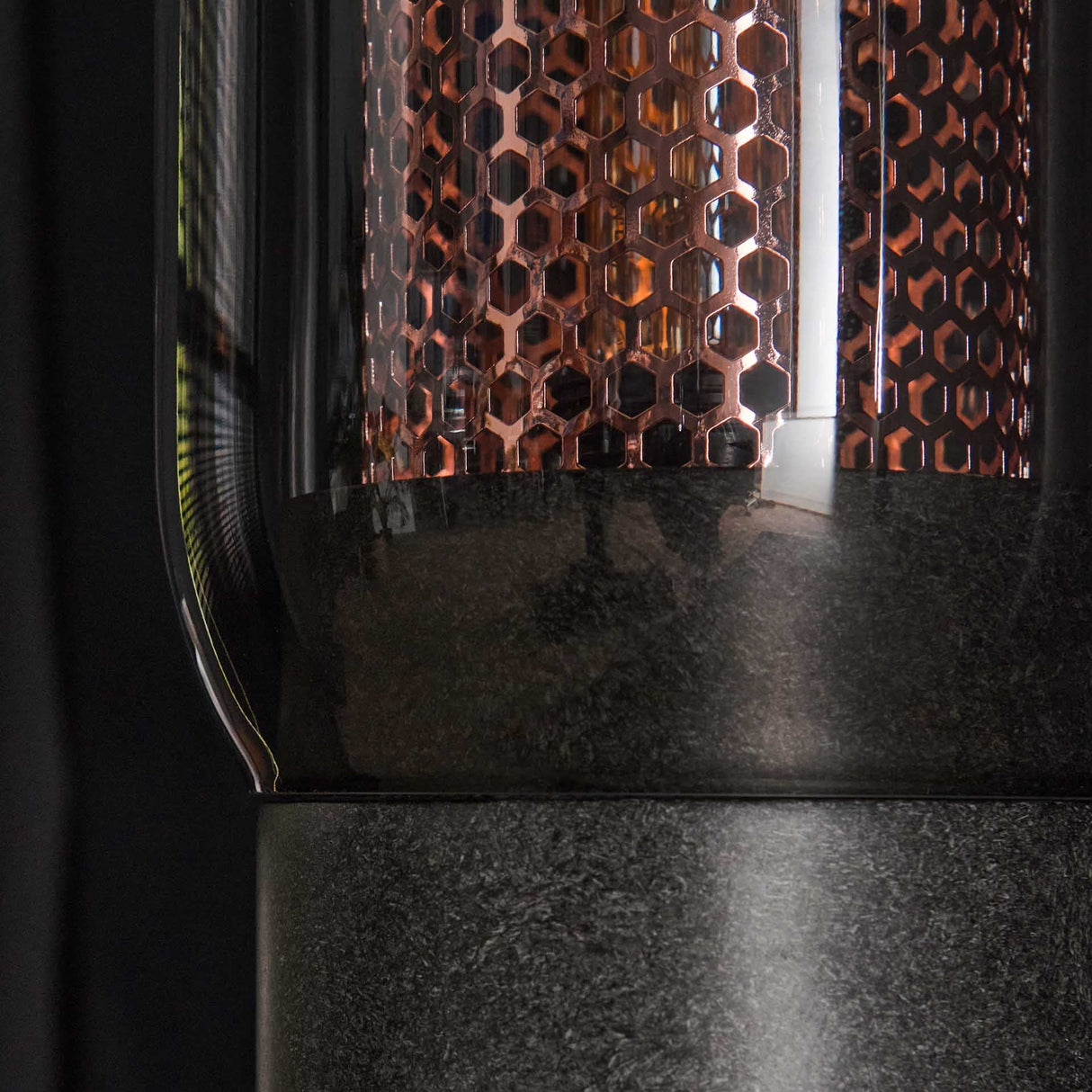 Tischlampe mit Rauchglasschirm und Kupfernetz Eleganz und Stil - Prime Möbel