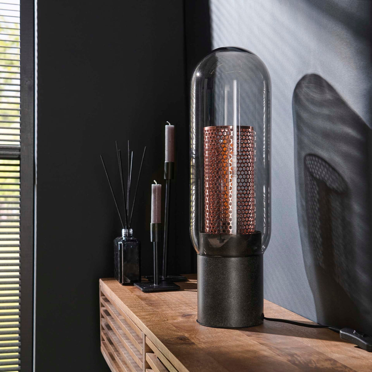 Tischlampe mit Rauchglasschirm und Kupfernetz Eleganz und Stil - Prime Möbel