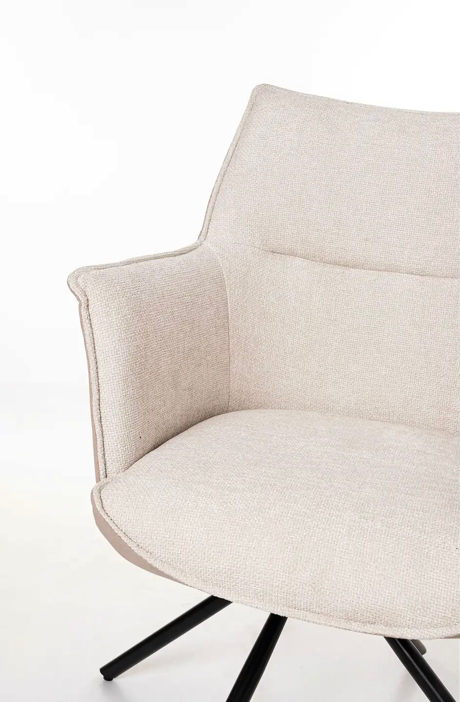 360º-Drehstuhl von Rose, beiger Polsterung, schwarze Metallbeine. - Prime Möbel
