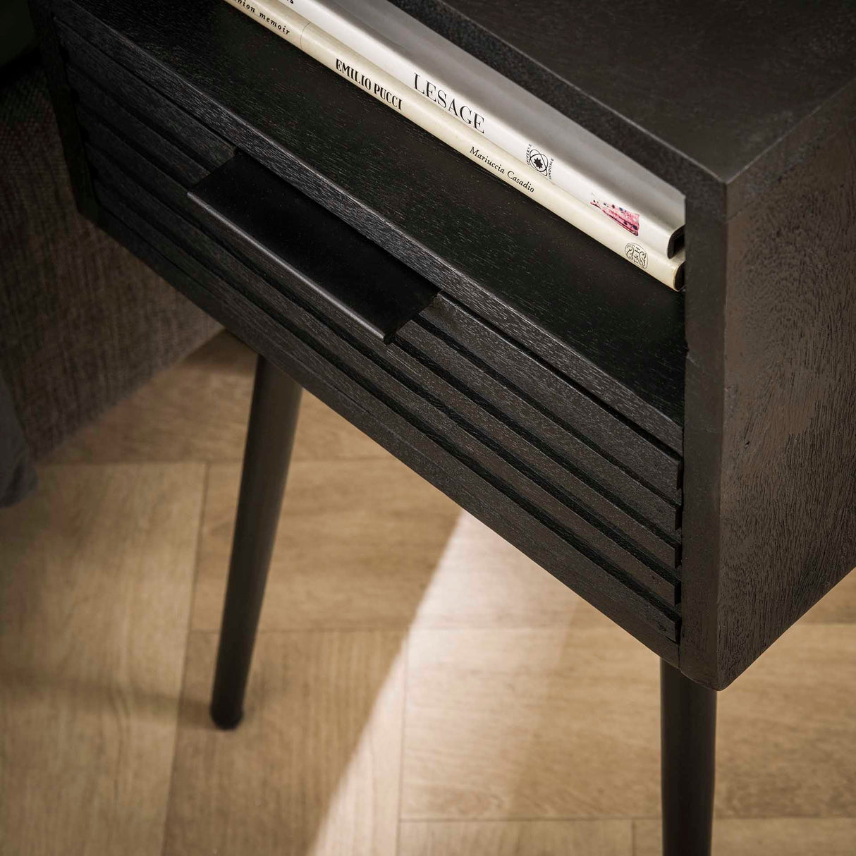 Nachttisch Marina – Mangoholz 60x35cm - Prime Möbel