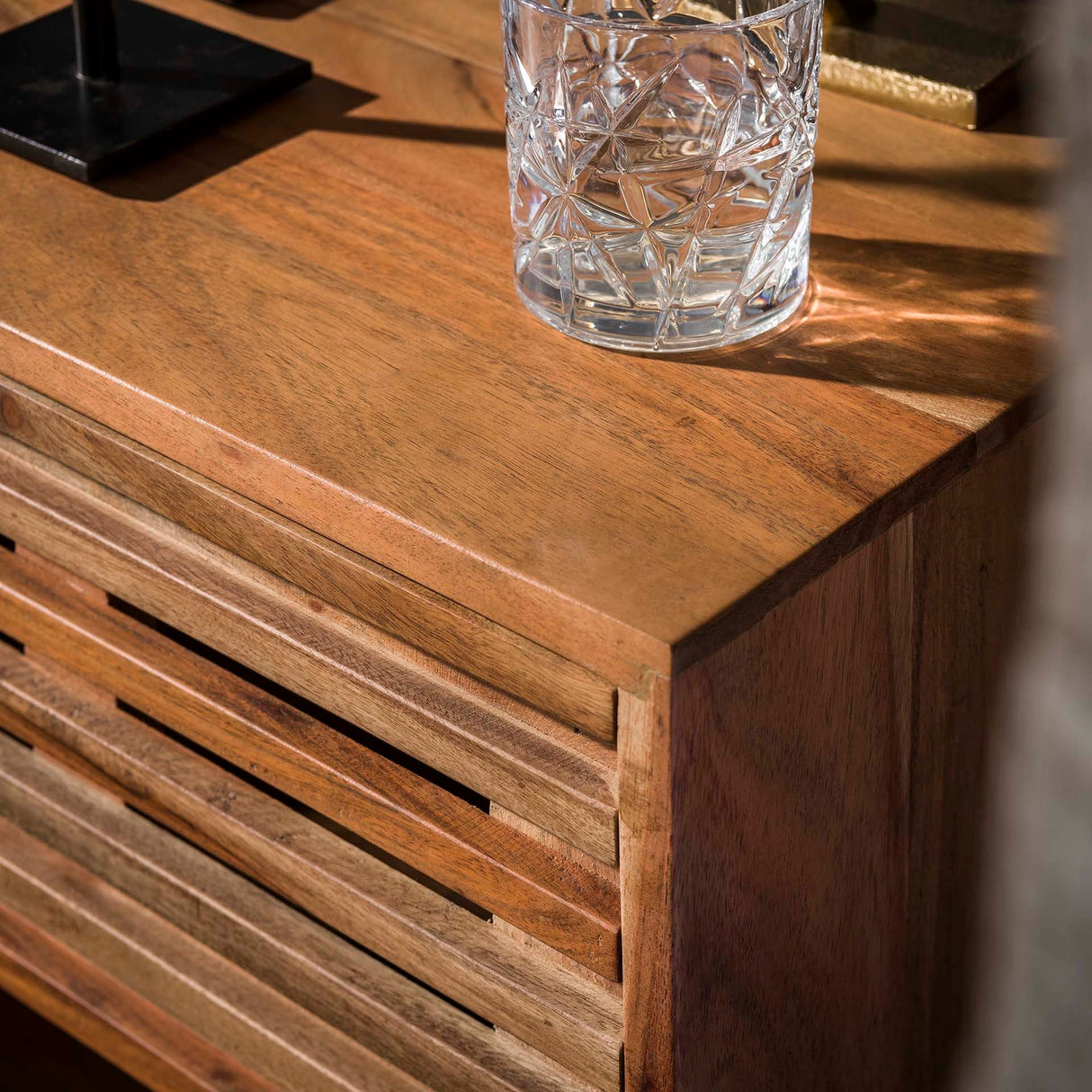 Slide Nachttisch – Modern und funktional 45x63cm - Prime Möbel