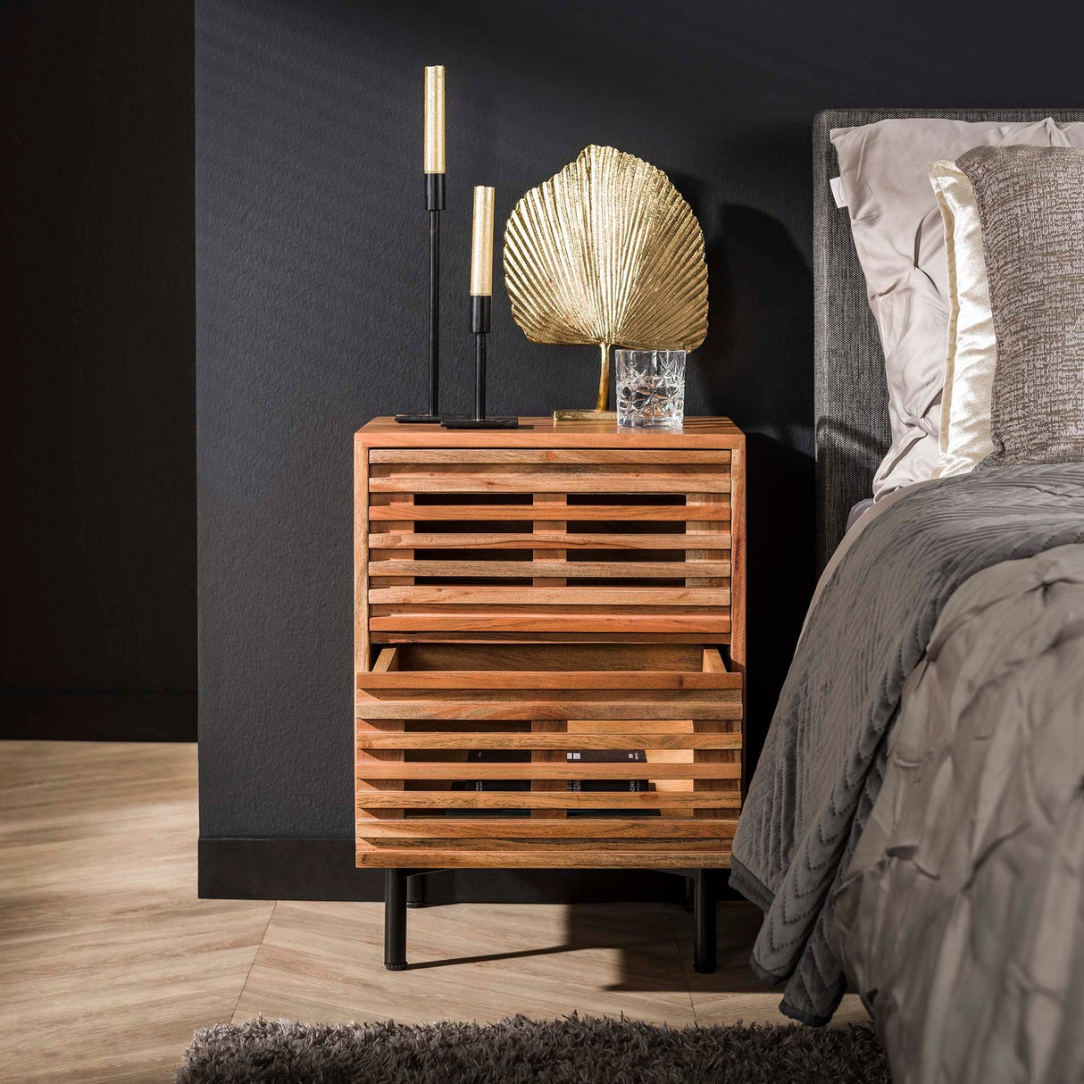 Slide Nachttisch – Modern und funktional 45x63cm - Prime Möbel