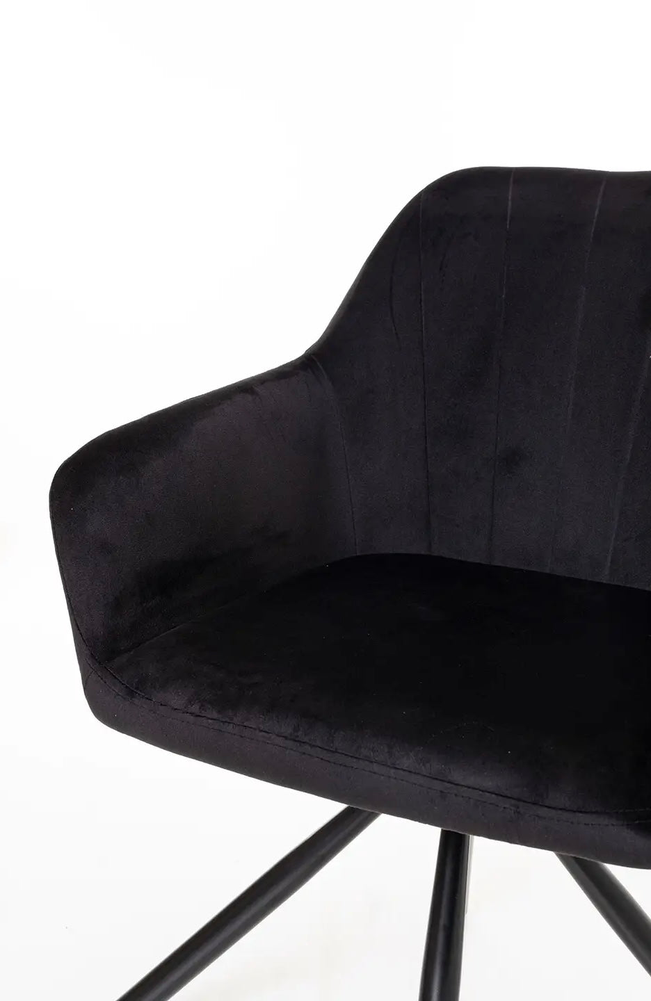 Claire 360º-Drehstuhl, schwarzer Samtbezug, schwarze Metallbeine. - Prime Möbel