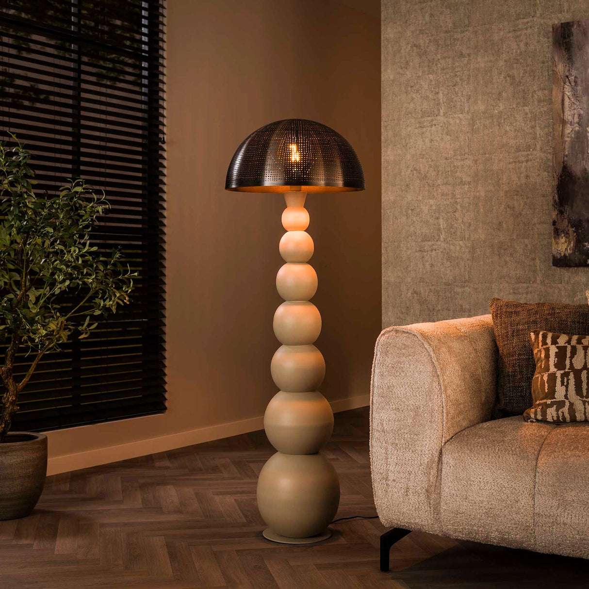 Stehlampe in natürlichem Grau – Eleganz und Moderne vereint - Prime Möbel