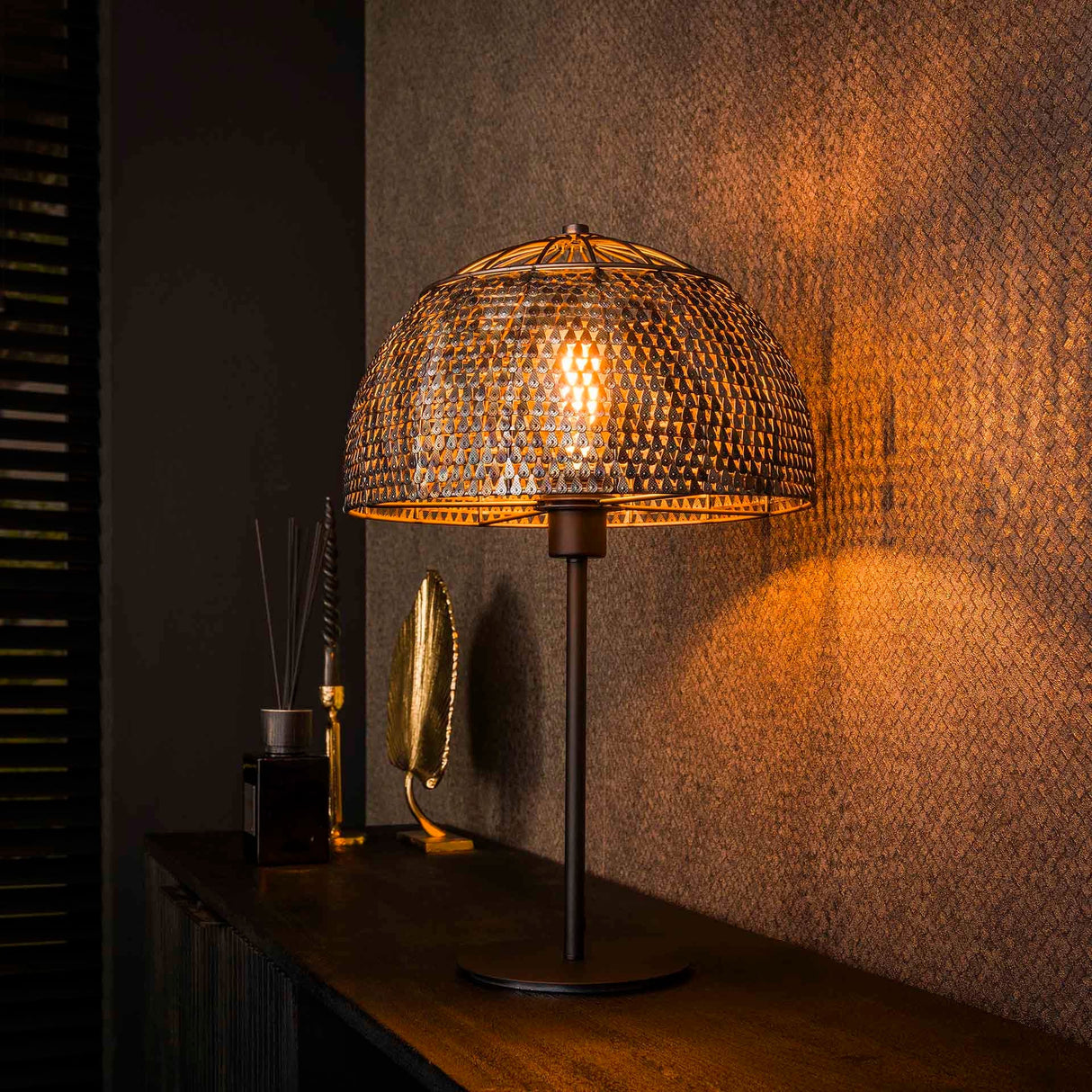 Tischlampe Armor Handgefertigtes Design für stimmungsvolles Licht - Prime Möbel
