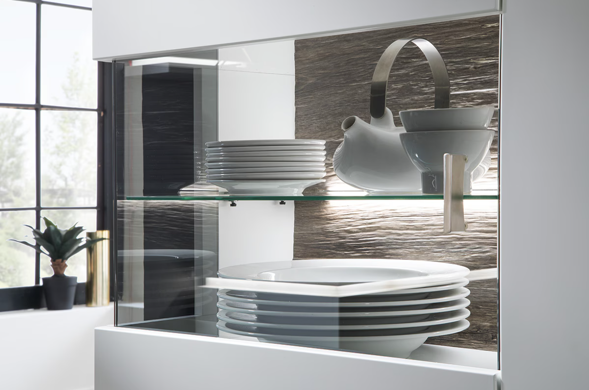 Vitrine Merbena Amberg Eiche/weiss matt 50x37x208cm Prime Möbel