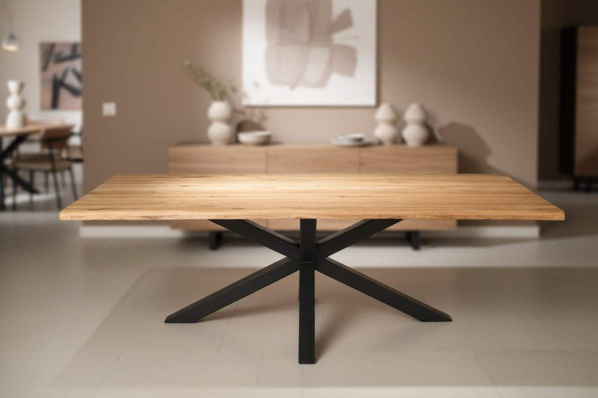 Metallbeine_in_stilisierter_Spinnenform