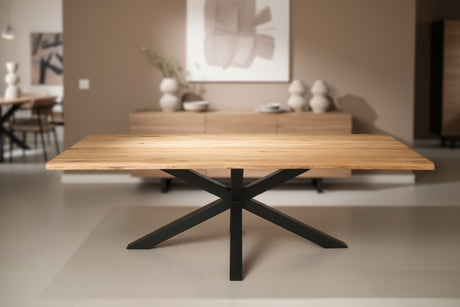 Metallbeine_in_stilisierter_Spinnenform