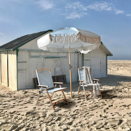 Playa Klappstuhl – Blauer Holzstuhl mit UV-Schutz für sonnige Tage - Prime Möbel
