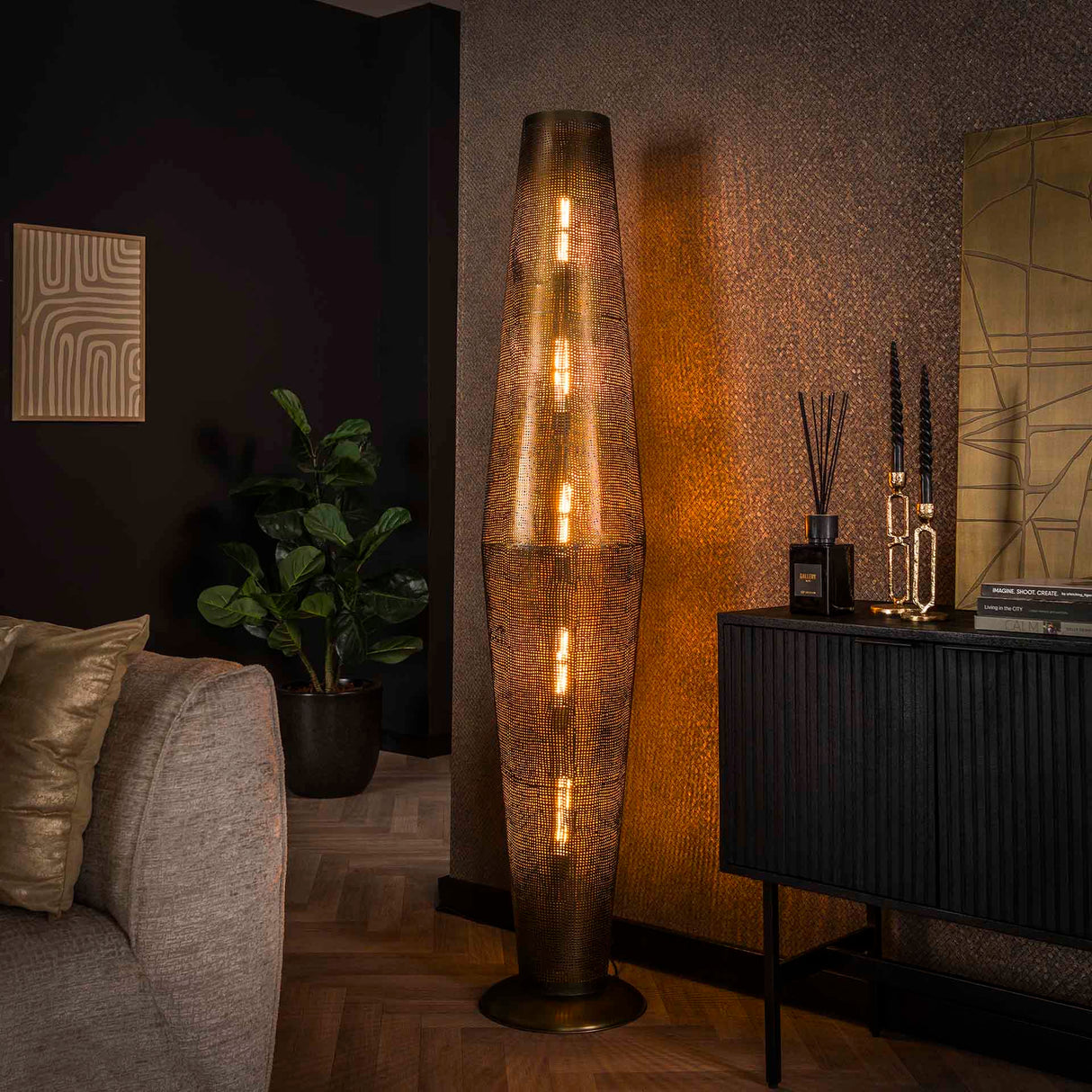 Stehlampe Cosmic“ – Eleganz mit kosmischem Flair - Prime Möbel