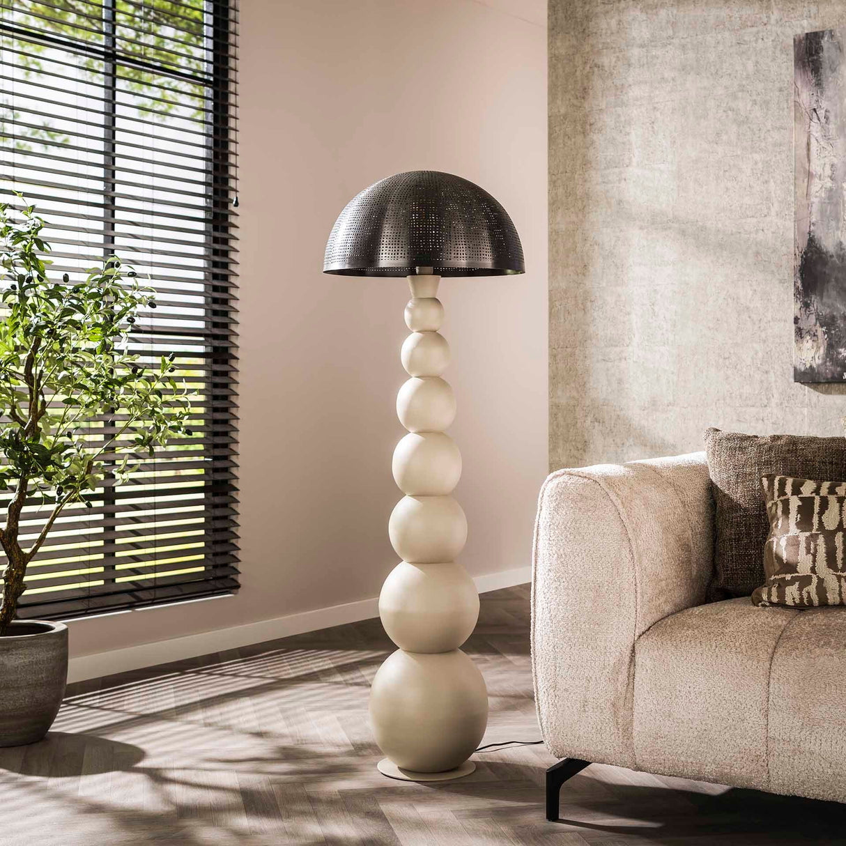 Stehlampe in natürlichem Grau – Eleganz und Moderne vereint - Prime Möbel