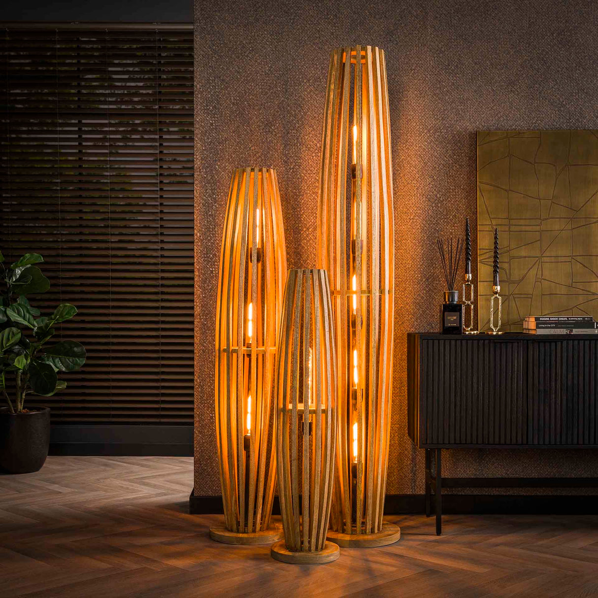Stehleuchte ‘Orbit L’ – Natürliche Eleganz trifft auf modernes Design - Prime Möbel