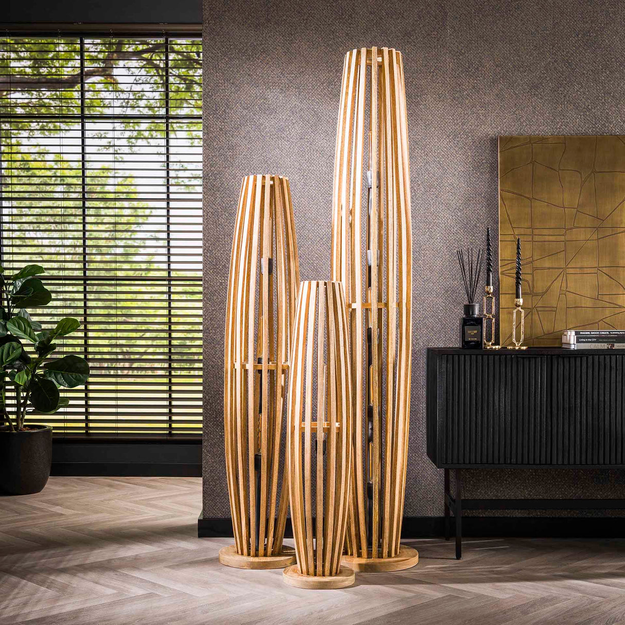 Stehleuchte ‘Orbit L’ – Natürliche Eleganz trifft auf modernes Design - Prime Möbel